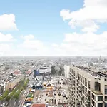 The Crown In The Hague