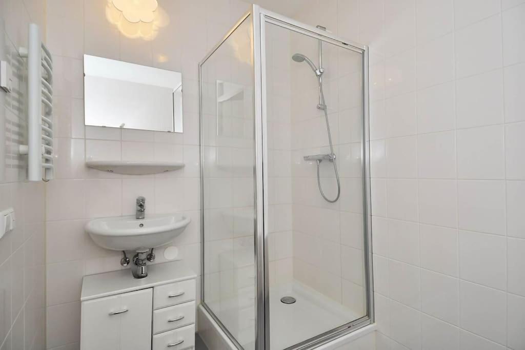 The Crown In * Den Haag